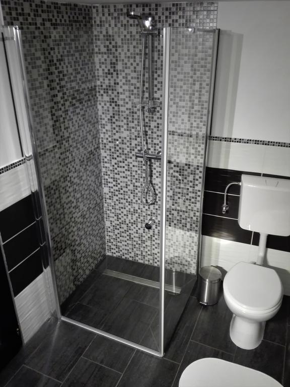 Downtown Deluxe Apartment Eger Pokoj fotografie